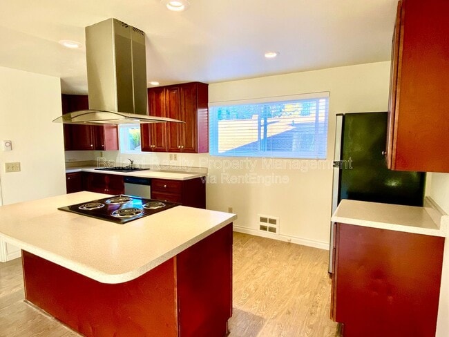 Building Photo - 1476 NW 70th St