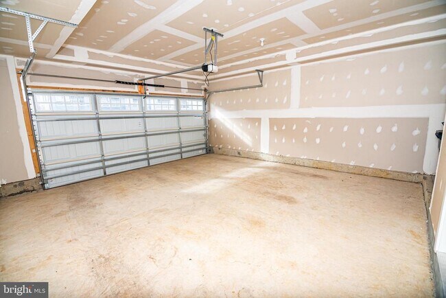 Building Photo - 9011 Amelung St