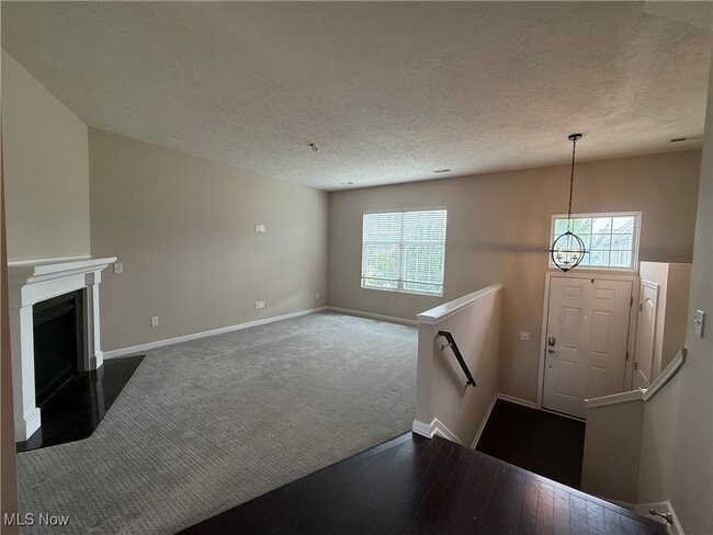 Building Photo - 6140 N Pointe Dr