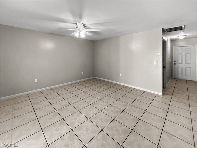 Building Photo - 2704 Owen Ave S