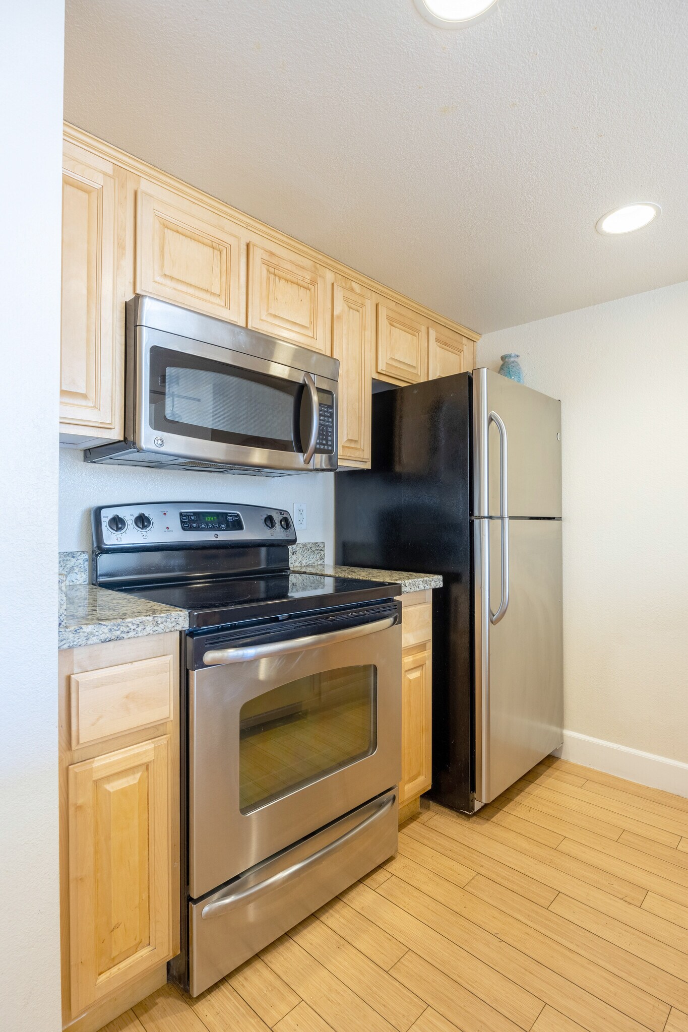 Building Photo - 450 N Arlington Ave