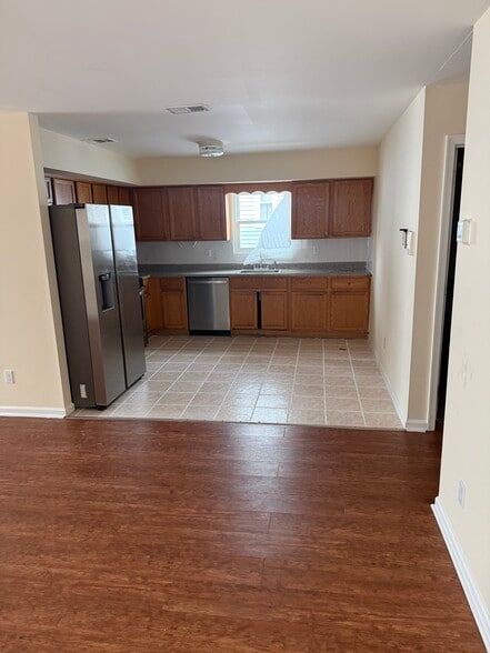 Kitchen - 183 Chancellor Ave