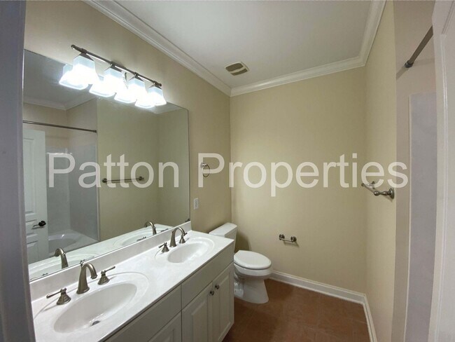 Building Photo - 1308 Pulaski St