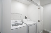 Building Photo - 4004 Jenna Ln