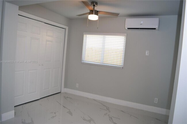 Building Photo - 622 NE 6th St