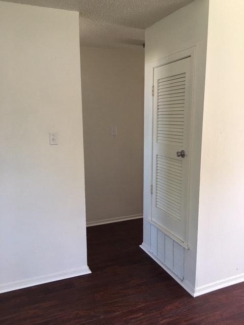 Building Photo - 2101 Magnolia Dr