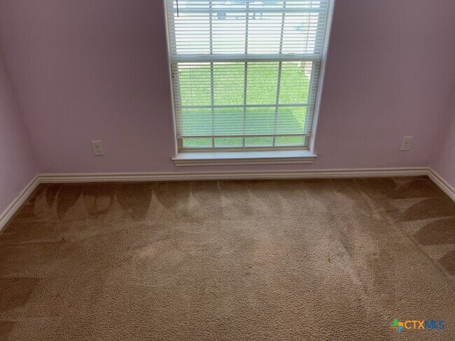 Building Photo - 301 Vega Ln
