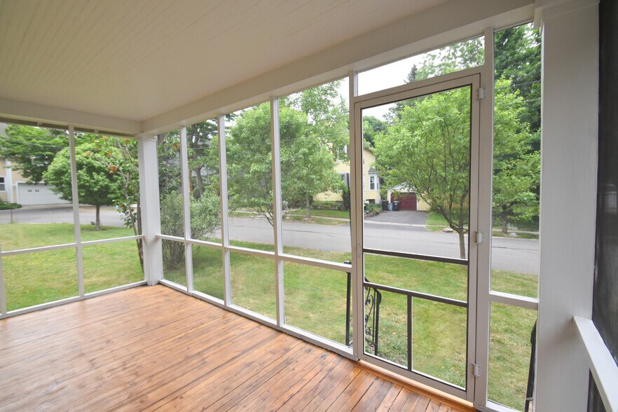 Covered Porch - 49 Park Dr