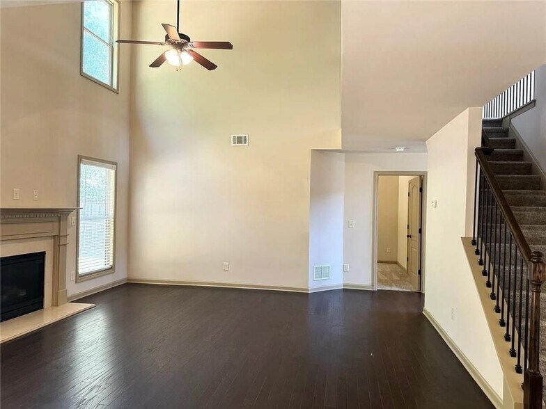 Building Photo - 3238 Sag Harbor Ct NE