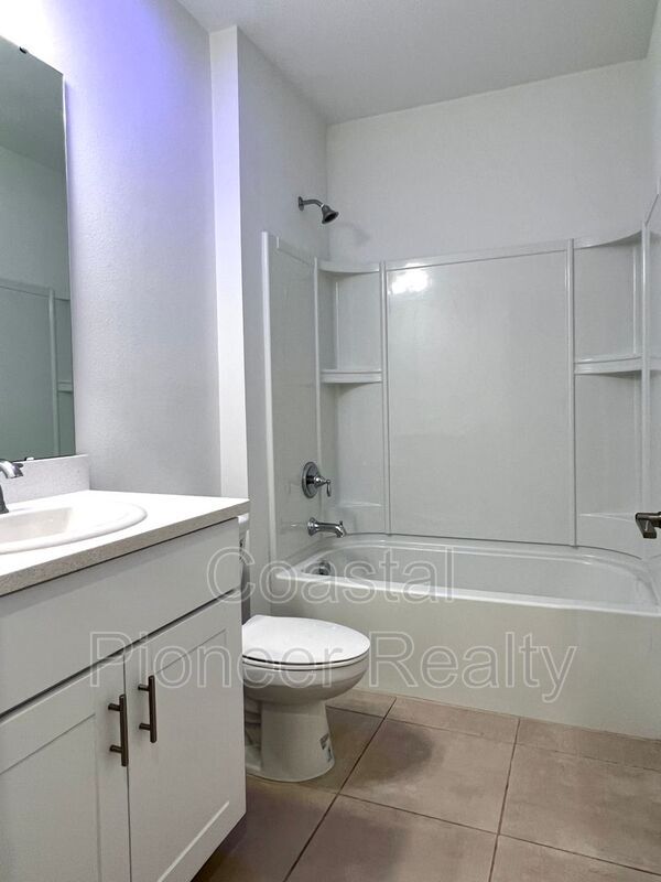 Building Photo - 5569 Tranquila Ln