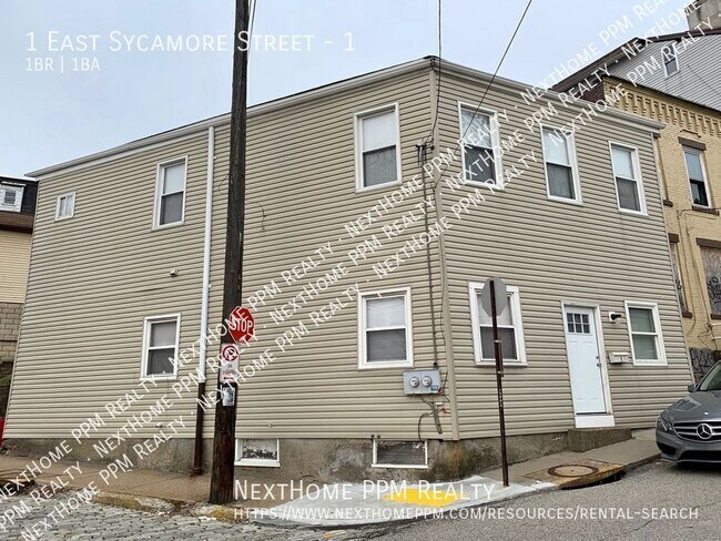 Building Photo - 1 E Sycamore St