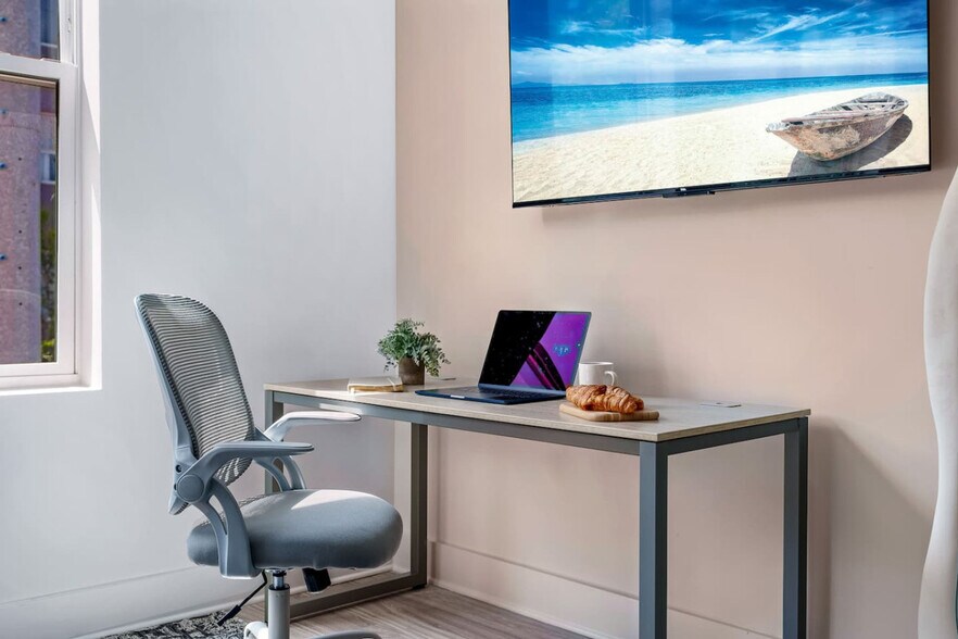 Building Photo - 617 N 12th St