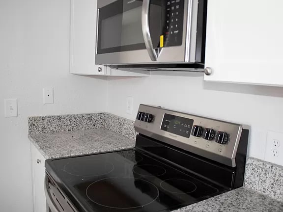 Building Photo - 7210 N Manhattan Ave