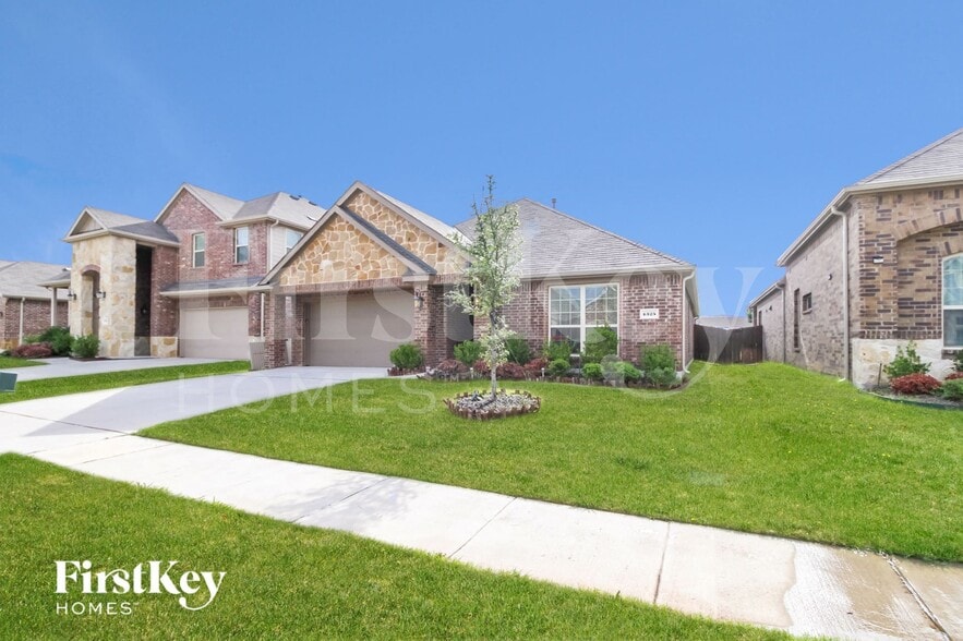 Building Photo - 4325 Bayport Dr