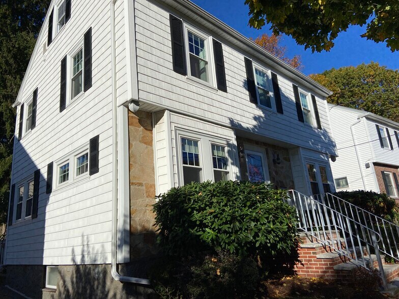 Building Photo - 27 Clearwater Dr