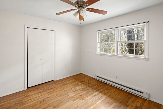 Building Photo - Duplex in Grove Park