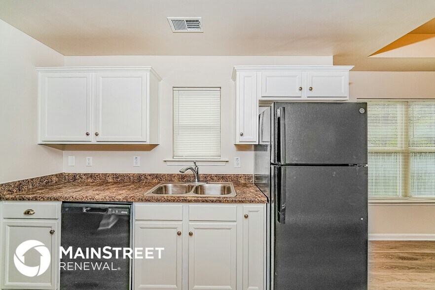 Building Photo - 40 Cedar Ridge