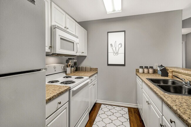Building Photo - 8931 Mansion Creek Cir
