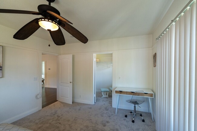 Building Photo - 6407 Dix St