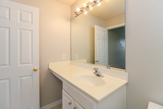 Building Photo - 1225 Hampton Park Dr