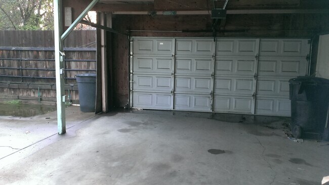 Building Photo - 518 Sierra Blvd