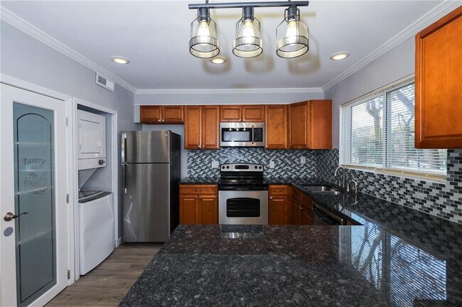 Building Photo - 1277 Goodwin Rd NE