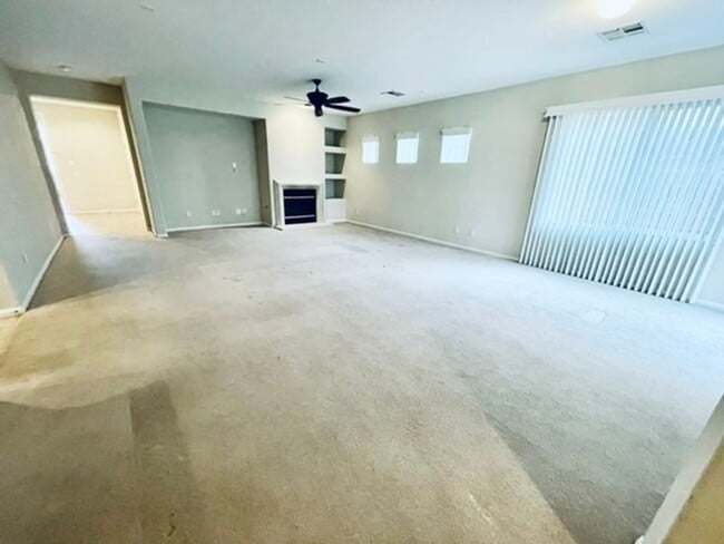 Building Photo - Newly Updated Single-Story in Southern Highlands