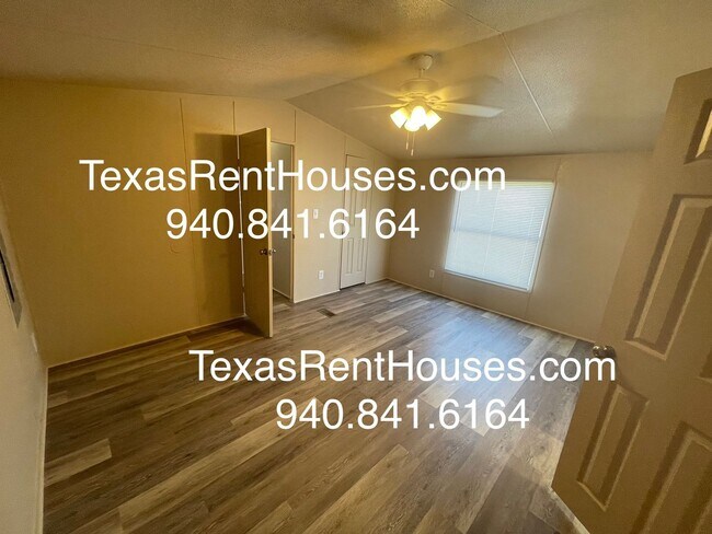 Building Photo - Great Home Available Now!! Furnished or Unfurnished
