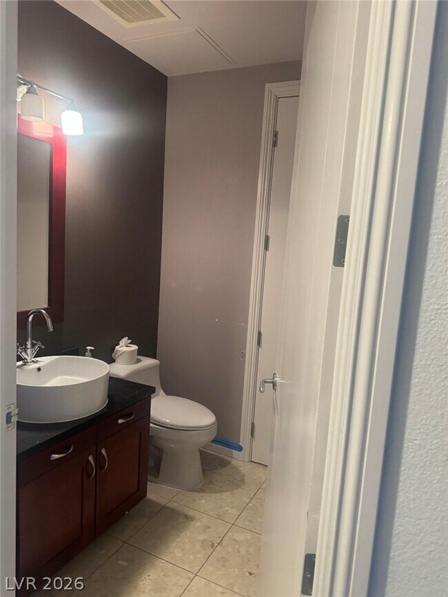 Building Photo - 4575 Dean Martin Dr