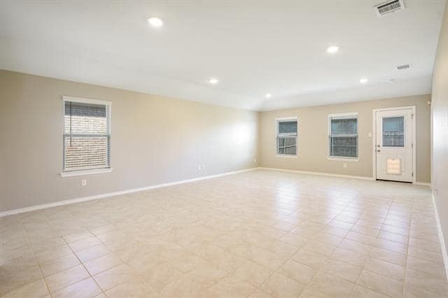 Building Photo - 806 Meadow Wood Ln