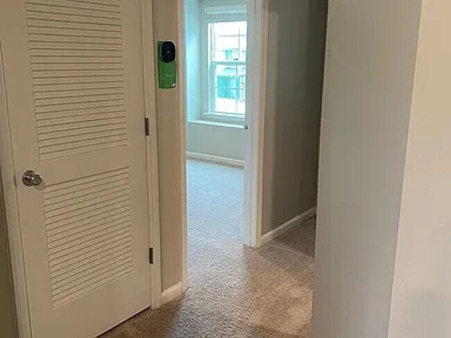Building Photo - Charming 2-Story Townhome for Rent