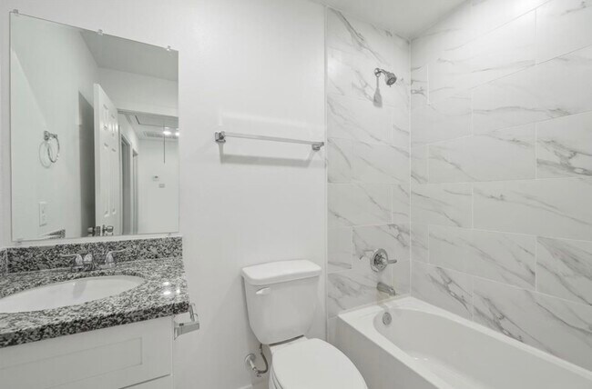 Building Photo - 7804 Crestview Dr