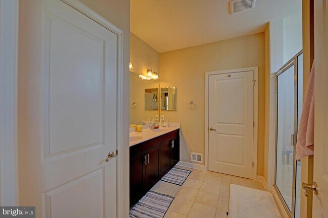 Building Photo - 93 Sabbe St