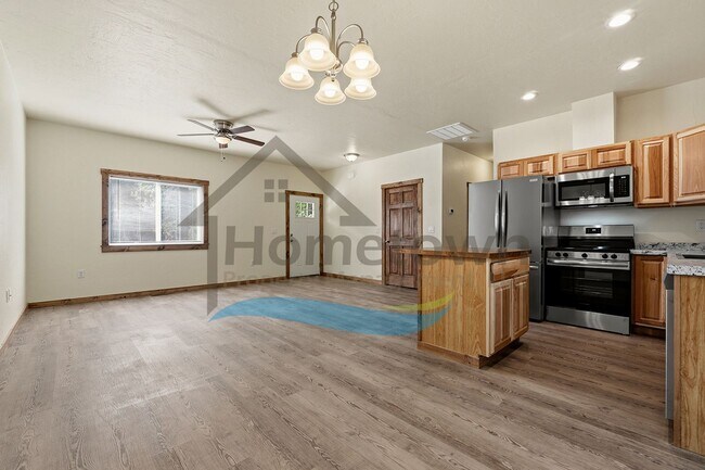 Building Photo - 2 Bedroom 1 Bathroom Home with a Single Car Garage Available in Blanchard!
