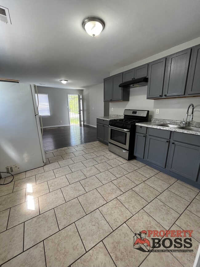 Building Photo - 4232 20th Pl