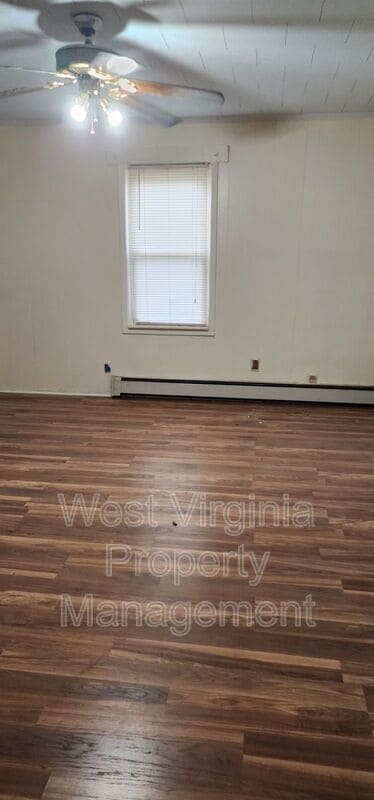 Building Photo - 277 Robinson St