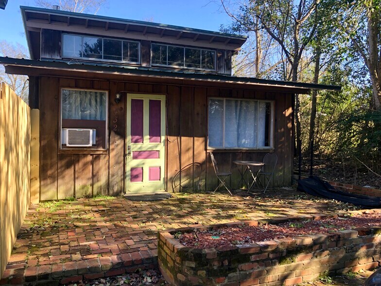 Primary Photo - 432 Selma Rd