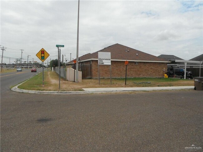 Primary Photo - 712 Agate St