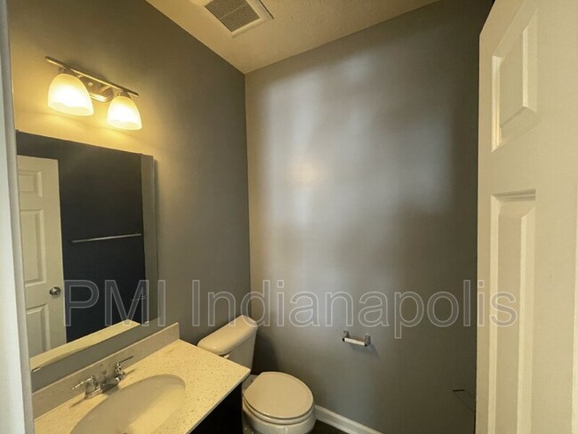 Building Photo - 2948 W New York St