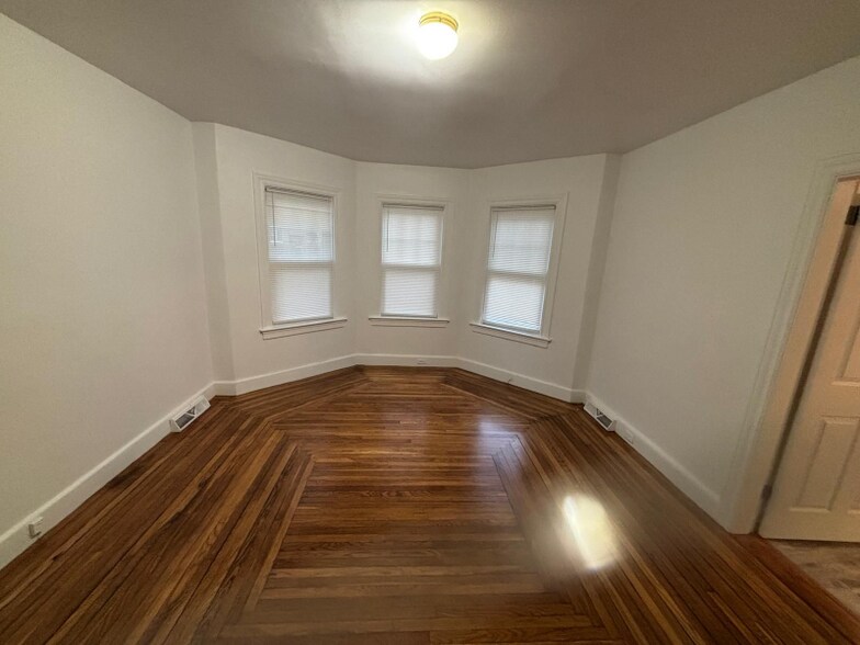 Building Photo - 697 Willett Ave