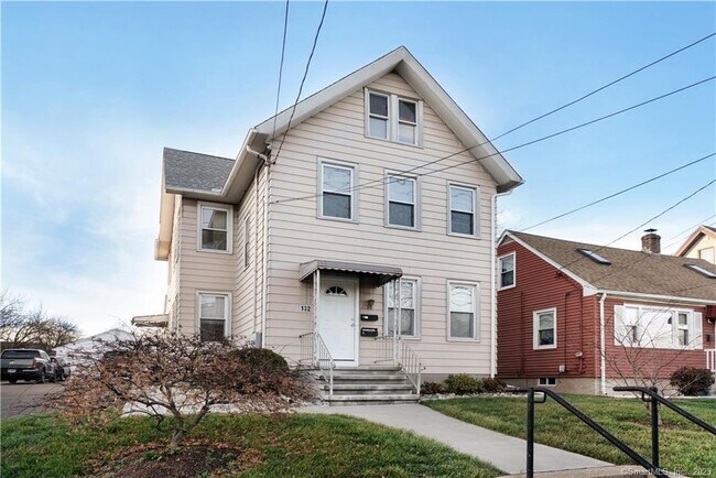 Building Photo - 132 Hemingway Ave