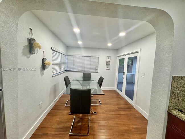 Building Photo - 3010 N 73rd Ave