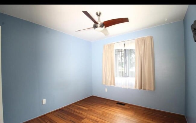 Building Photo - 15158 Congress Dr