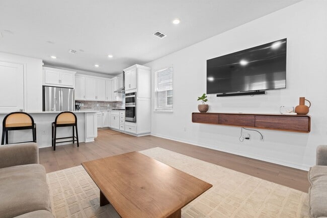 Building Photo - Waterfront Living in Wildlight! 4 bed - 3 bath