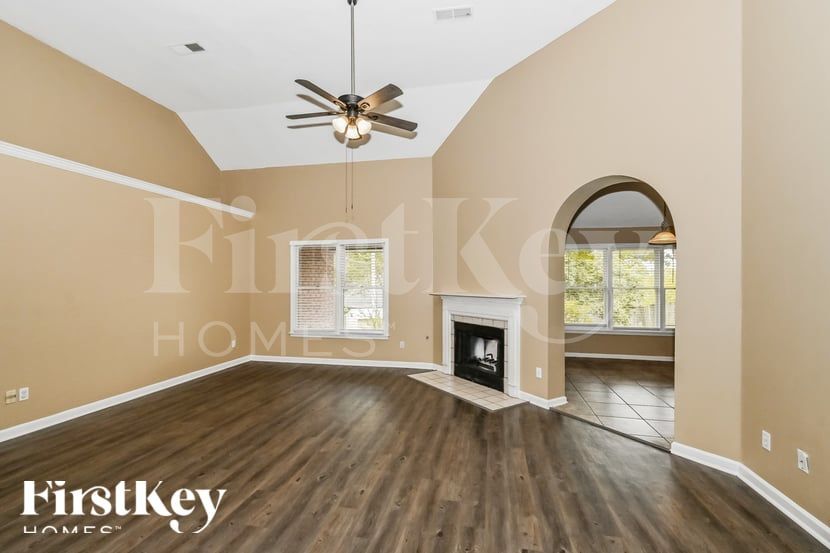Building Photo - 844 Tropicana Dr E
