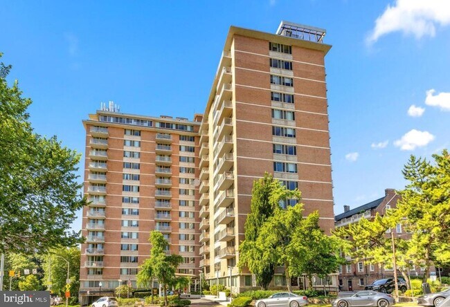 Building Photo - 1 E University Pkwy
