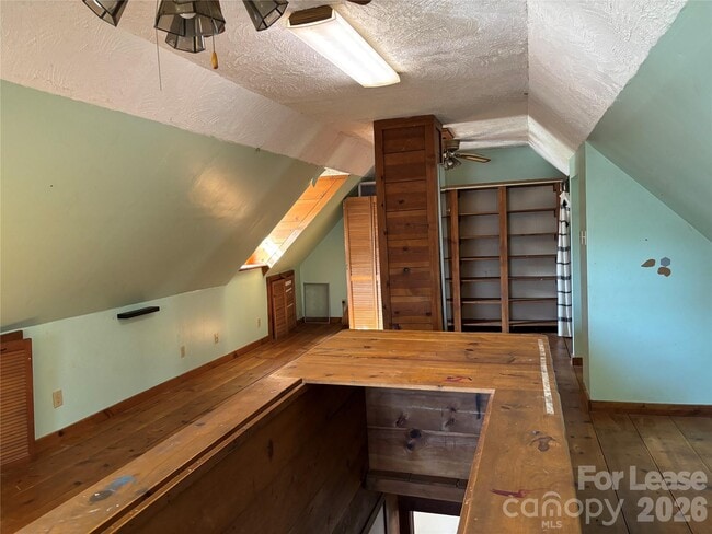 Building Photo - 194 Lawing St