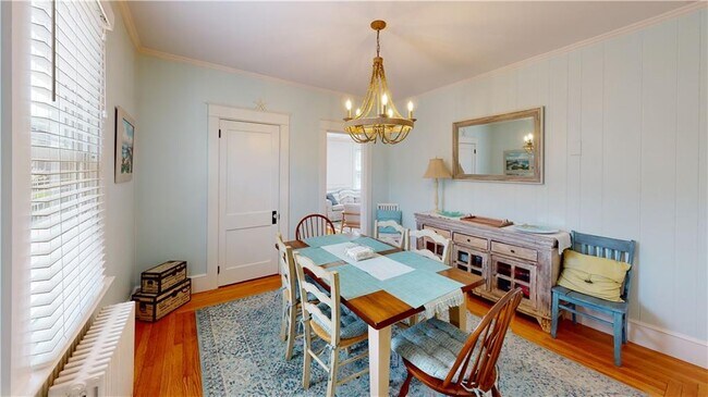 Building Photo - 28 W Narragansett Ave