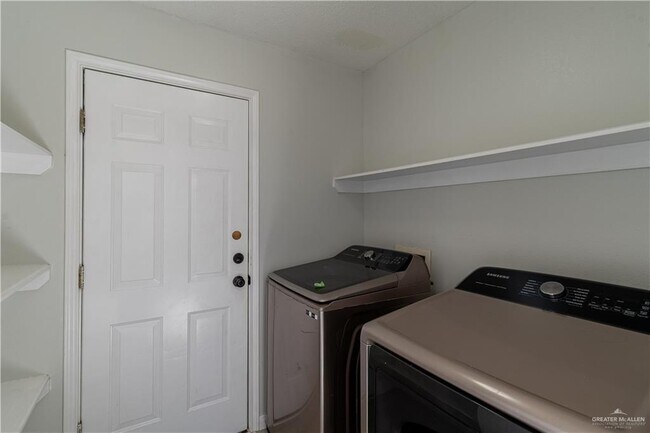 Building Photo - 17 West St