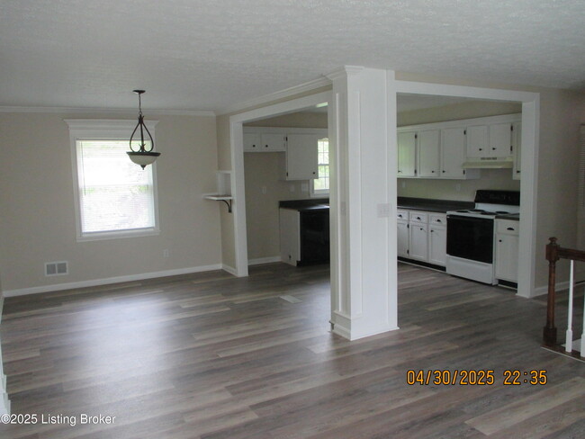 Building Photo - 4761 Shenandoah Dr